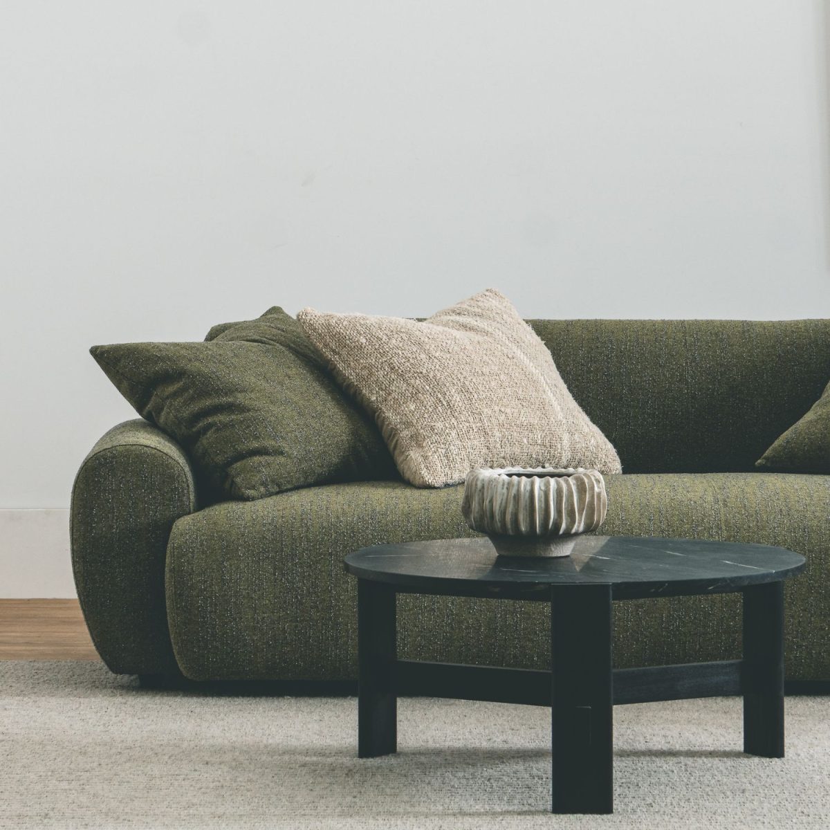 Marlow Sofa w/arms - Narla Angora